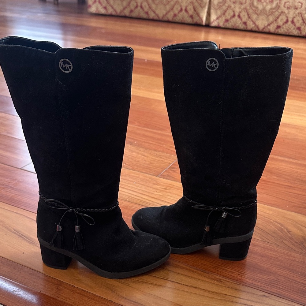 Michael Kors Size 2 Black Suede Mid-Calf Heeled Boots with Braided Tassel